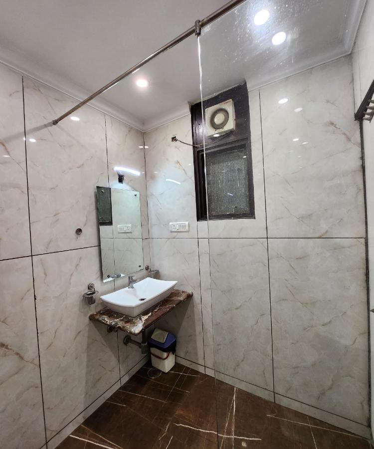Capital O 6408 Hotel Delhi Heart Nowe Delhi Zewnętrze zdjęcie